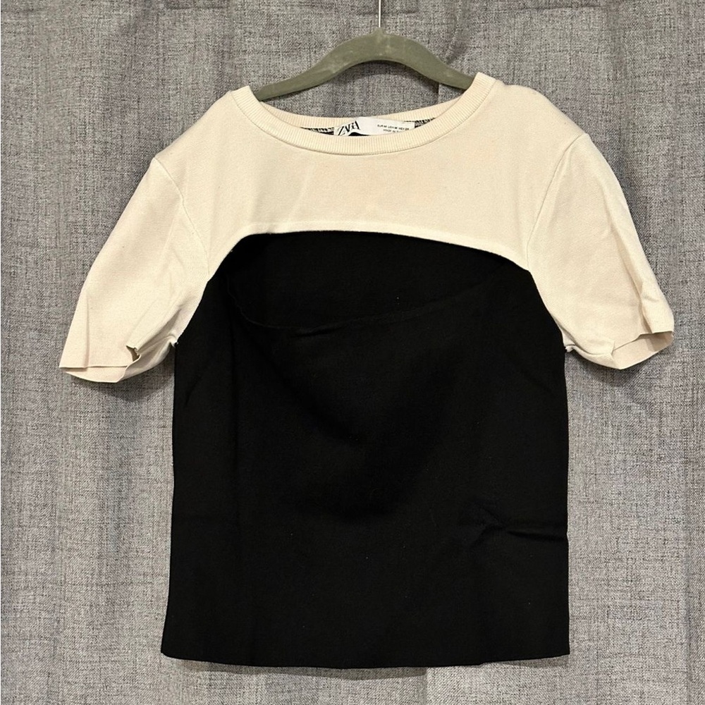 Zara Two-Tone Black and Cream Short Sleeve Top